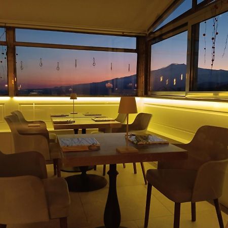 Aly Art Apartment Taormina Duomo, Gulf & Etna View Dış mekan fotoğraf