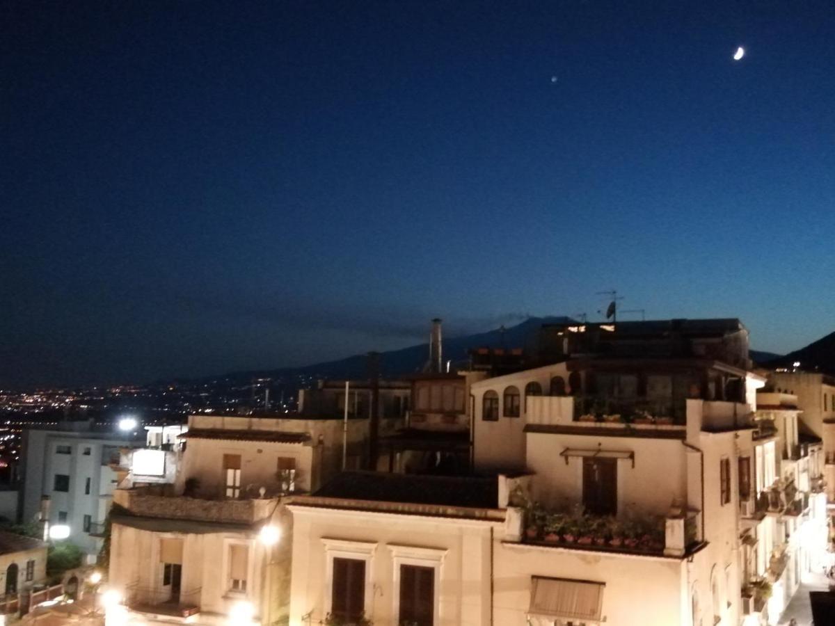 Aly Art Apartment Taormina Duomo, Gulf & Etna View Dış mekan fotoğraf