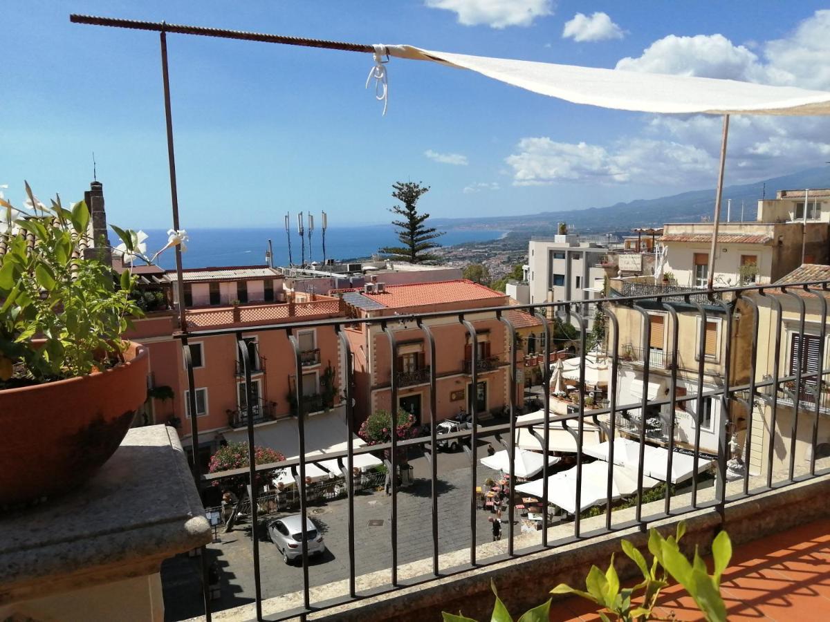 Aly Art Apartment Taormina Duomo, Gulf & Etna View Dış mekan fotoğraf