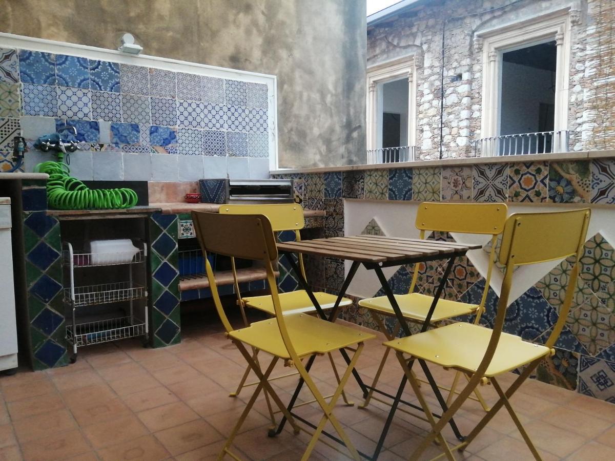 Aly Art Apartment Taormina Duomo, Gulf & Etna View Dış mekan fotoğraf